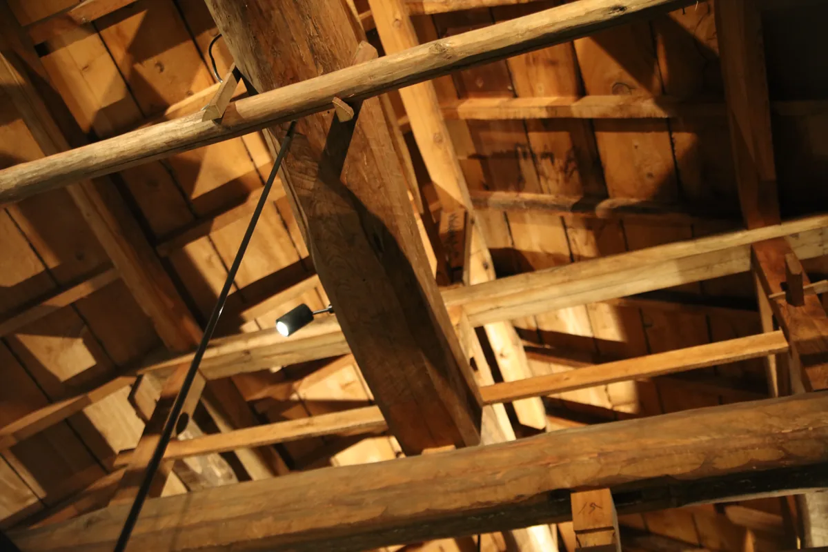継がれてきた小屋組の天井